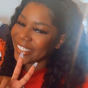 Meet your Posher, Da'sia